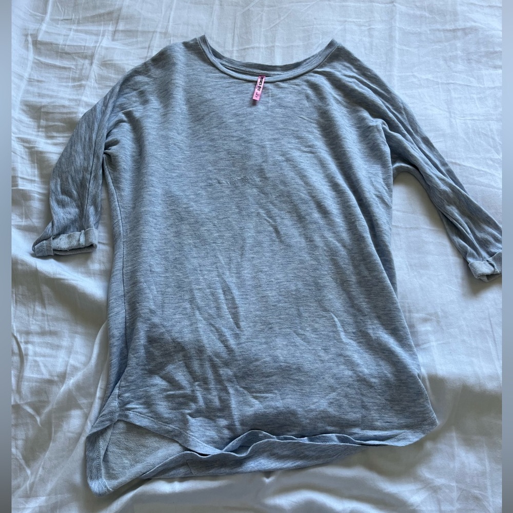 Grey capri tee
